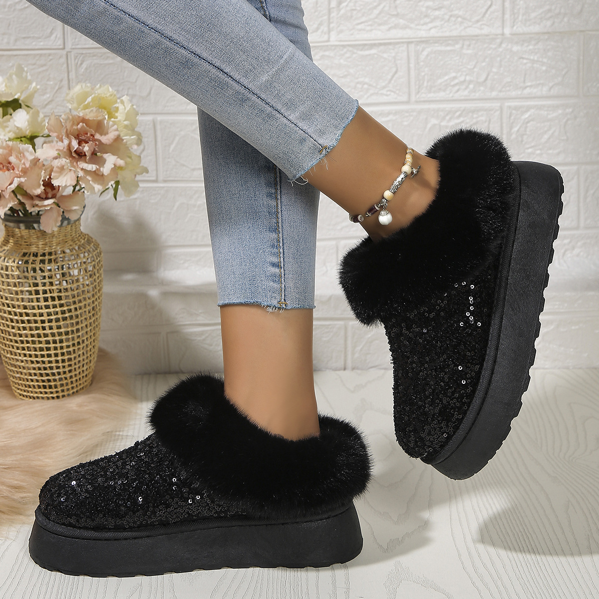 2025 autumn/winter designer's new women's thick soled plush snow boots with sequins fashionable and popular oversized 36-44 cotton shoes fre