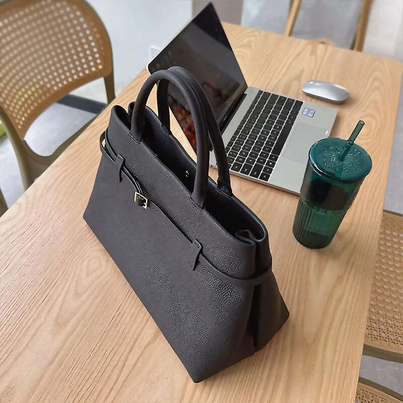 Designer Tote Autumn Winter New Top Layer Cowhide Simple Commuter Large Capacity Handheld Briefcase Single Shoulder Crossbody Bag