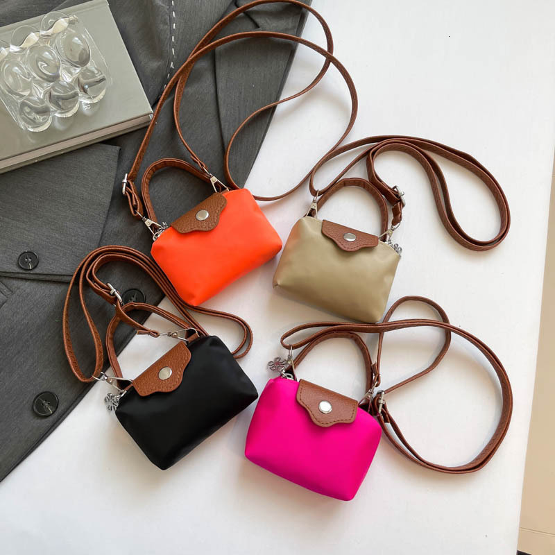 Luxury Bag Dumpling Bag Nylon Waterproof Luxury Bag Crossbody Bag Phone Bag 2025 Summer New Exquisite Cute Designer Bag Women's Bag Fashion Solid