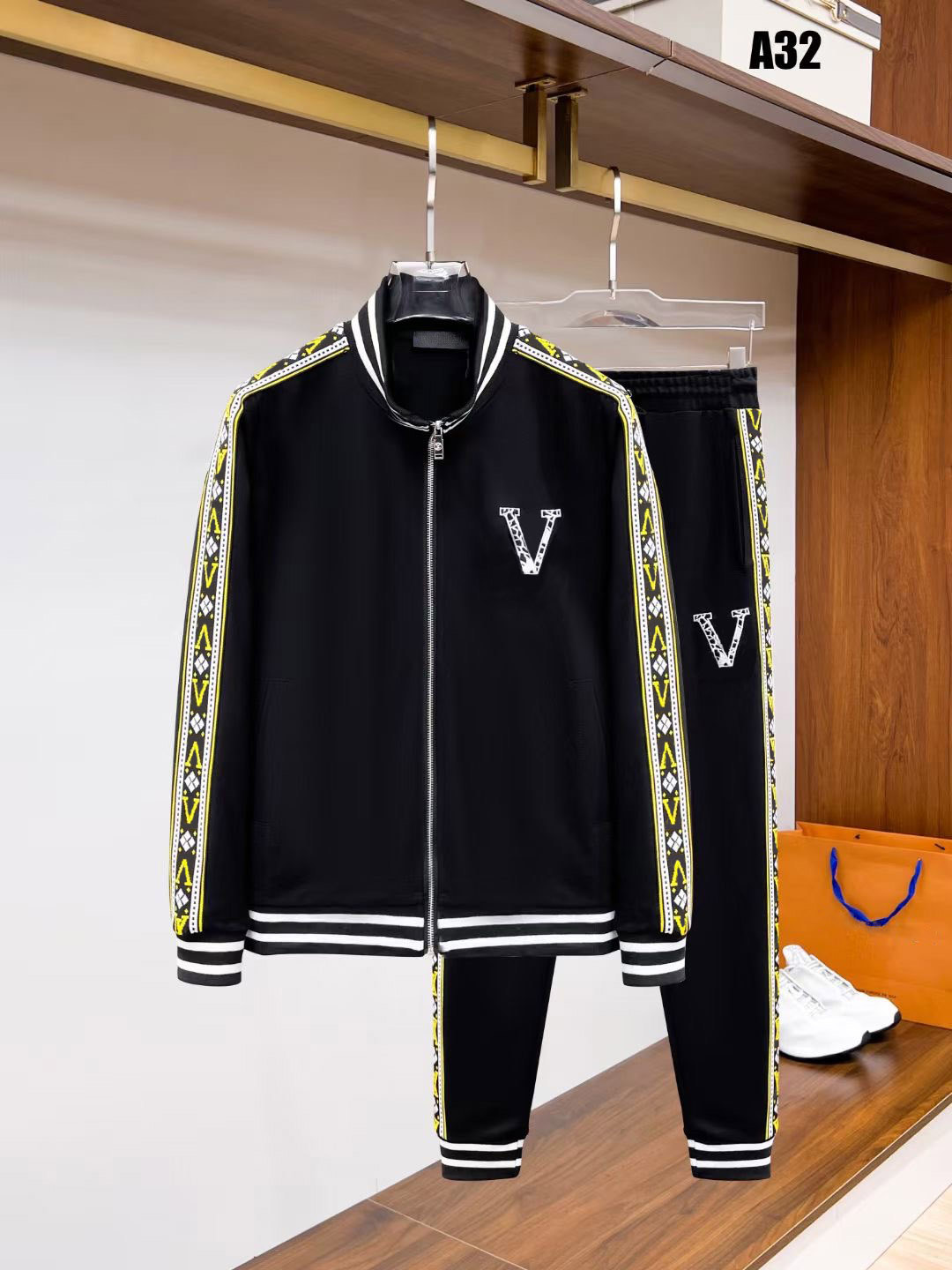 Designer tracksuits sweatshirts sets mens womens suits men track Luxury brand sweat suit coats man jackets hoodies pants sweatshirts sportswear #688