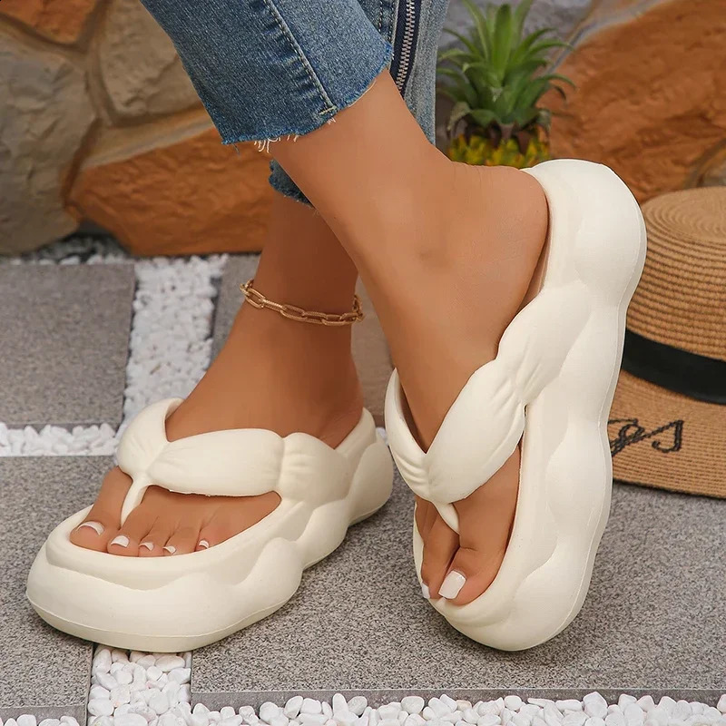 Womens Chunky Platform Clip Toe Sandals Summer 2025 Beach Fashion Thick Bottom Soft Cloud Slippers Shoes Women Eva Flip Flops 250815