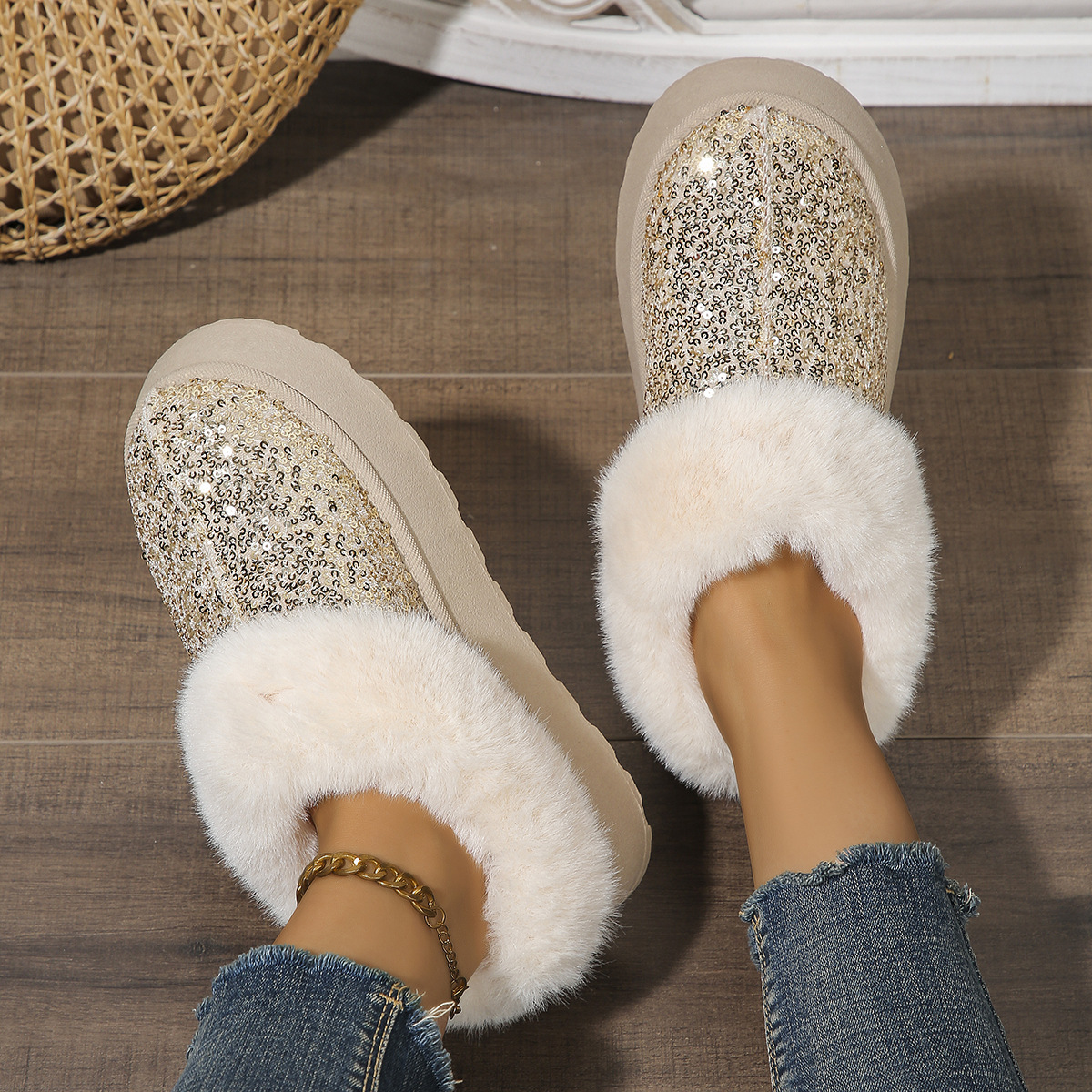 2025 autumn/winter designer's new women's thick soled plush snow boots with sequins fashionable and popular oversized 36-44 cotton shoes fre