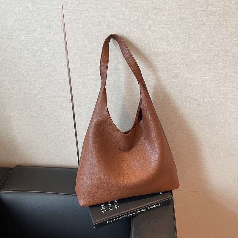 Korean Daily Commuting Underarm for Women 2025 Summer Soft Leather Casual Versatile Shoulder Tote Bag