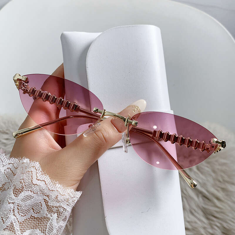 2025 Model Alternative Women's Fashion Cat Designer Eye High-end Metal Rivet Leg Sunglasses