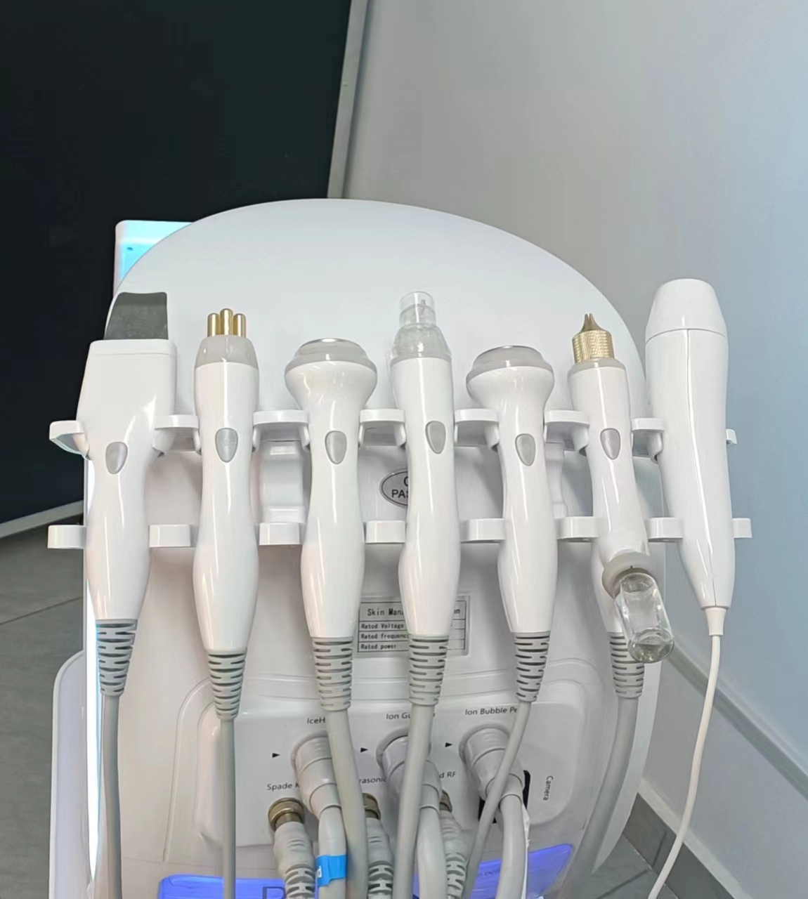 Smart Ice Blue Facial Treatment Machine Hydrofacial 7 in 1 Professional Portable Dermabrasion