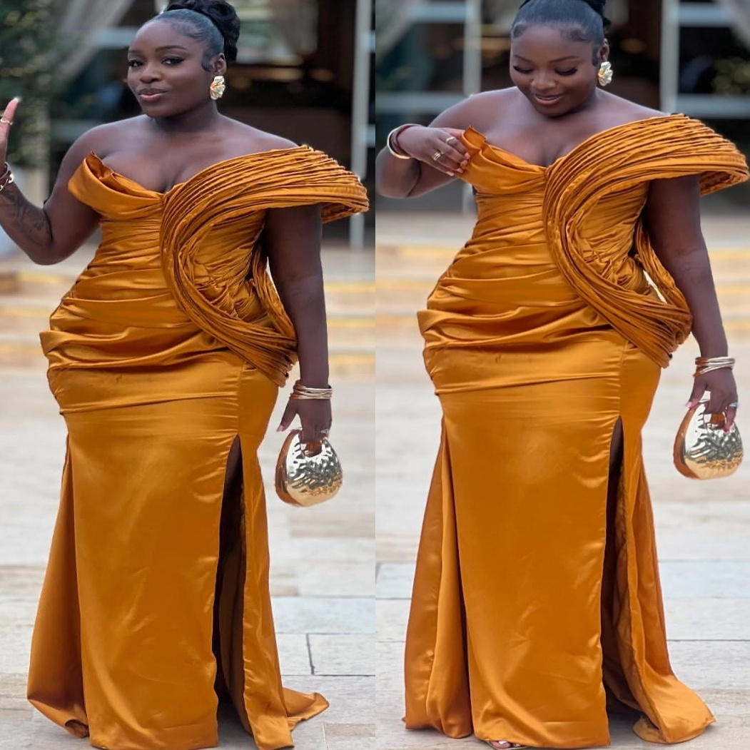 2025 Plus Size Harvest Gold Mermaid Mother Of Bride Dresses Sweetheart High Split Satin Evening Party Mama's Dress Vintage Birthday Wedding Guest