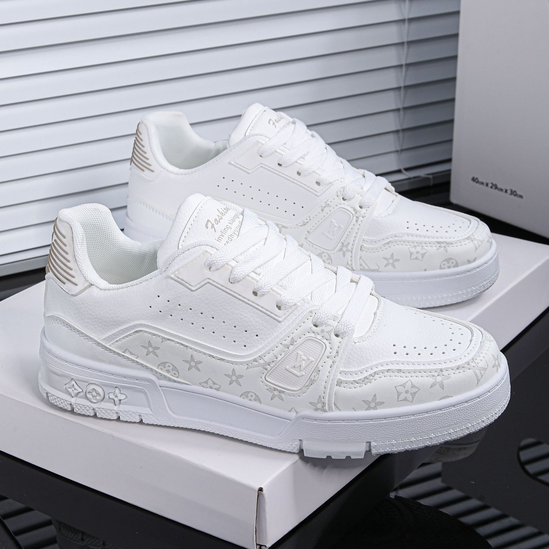 Designer Men's Shoes 2025 New Style Fashionable Classic Breathable soft-soled anti-slip sports Casual shoes Versatile sneakers Free shipping 55