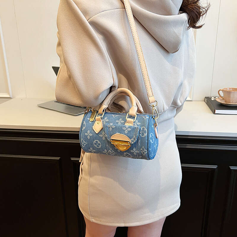 Popular Niche Denim for Women New Trendy Fashionable Versatile Crossbody Handheld Cylinder Bag 2025