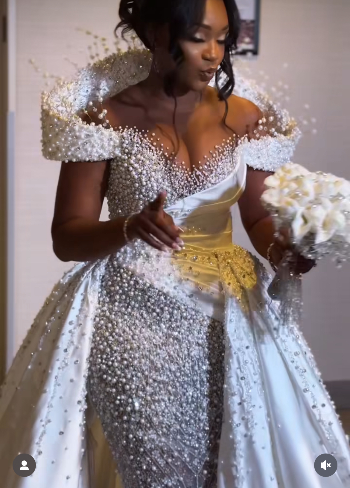2025 Aso Ebi Plus Size Off White Mermaid Wedding Dress Luxurious Pearls Beaded Sequined Sheer Neck Glamorous Bridal Gowns Dresses ZJ0667