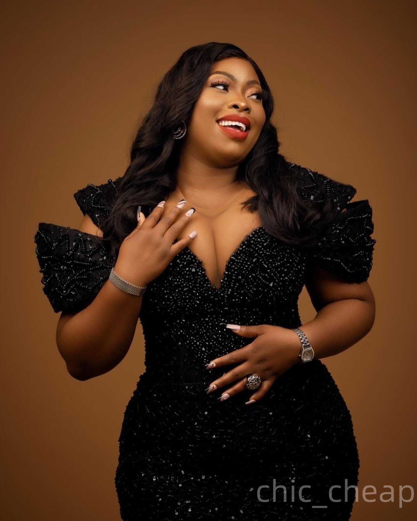2025 Plus Size Black Mother Of Bride Dresses Crystals Beaded Sequined Sparkly Evening Party Mama's Dress Vintage Birthday Wedding Guest Groom Mot