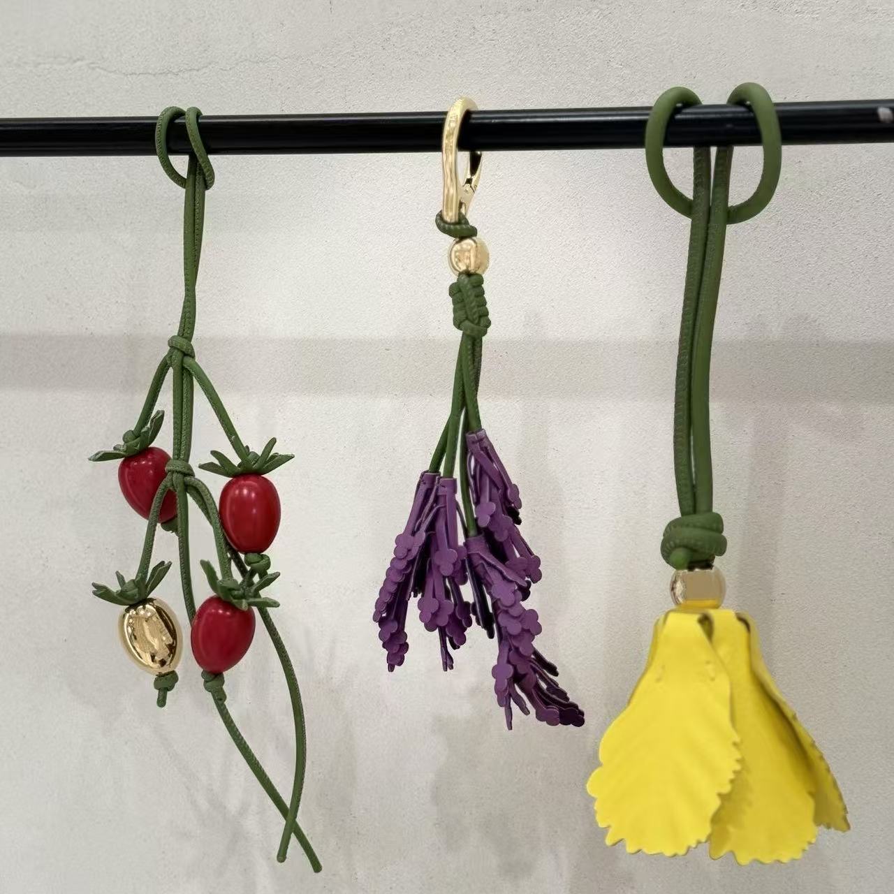 Bag charms Lavender Tomato vine charm in classic calfskin Luxurys designer Fashion style Designer Woman Pendant suitable Cute Handbag Accessories
