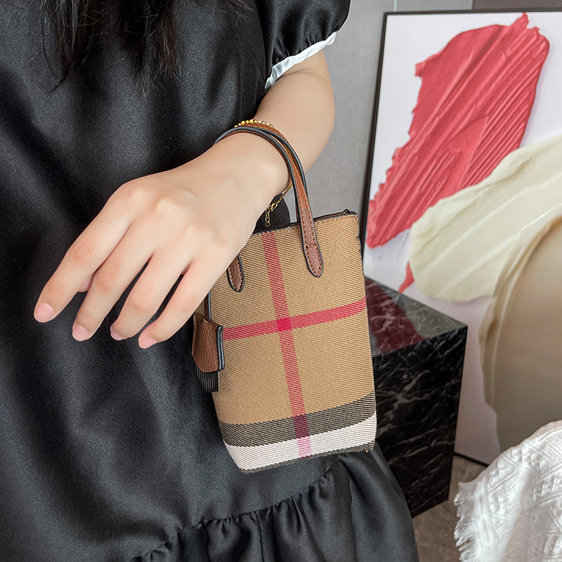 New Leather Women's Mini Handbag Free Shipping Designer Fashion Texture Vertical Small Square Bag Single Shoulder Crossbody Bag Luxury Versatile 