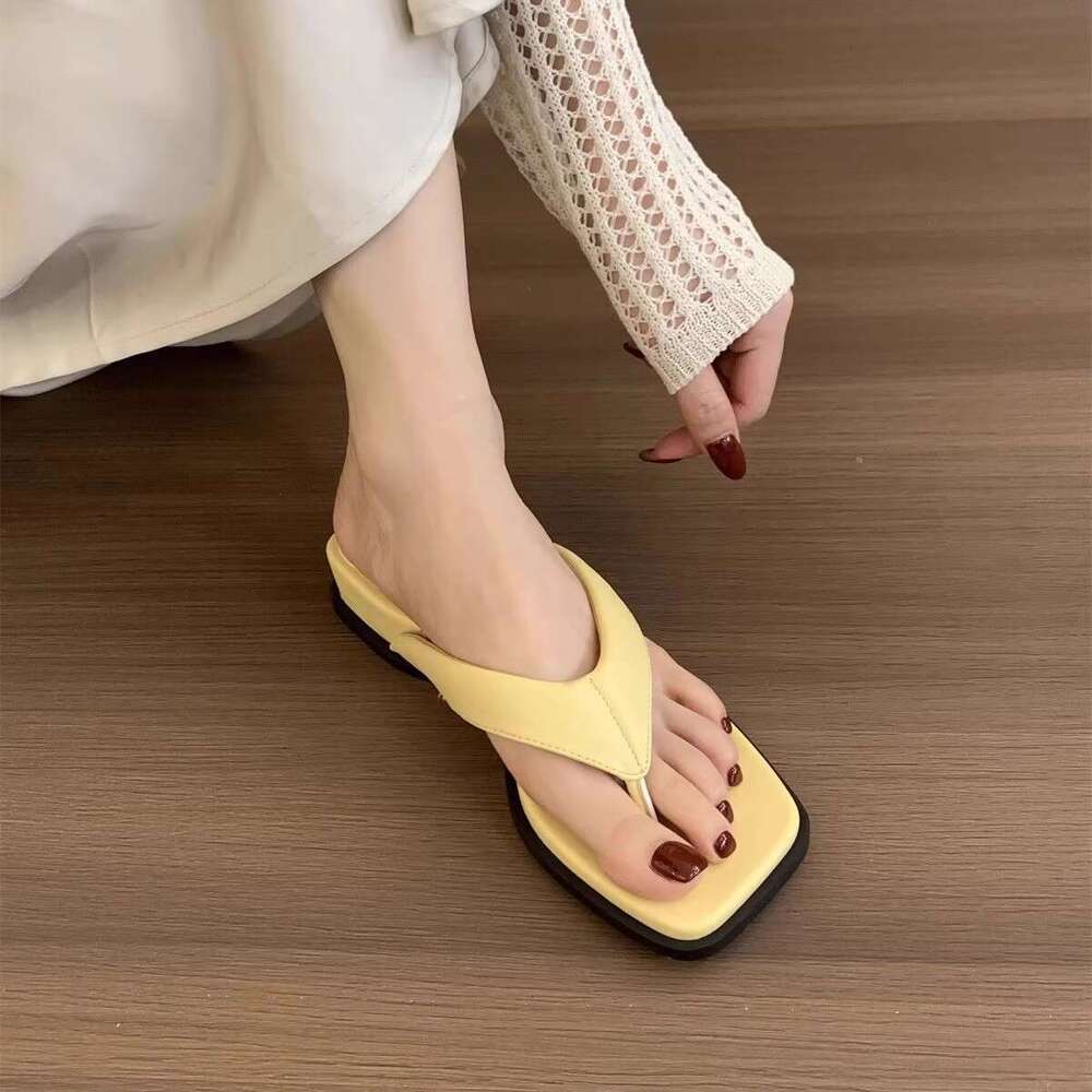 Silver Women's Summer Outdoor Slippers New Soft Thick Sole Flip-Flops French Style Stunning Toe Post Sandals Vacation Beach Shoes
