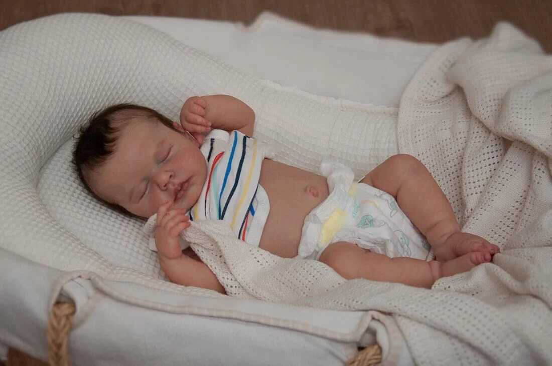 45CM Newborn Baby Doll Reborn Loulou Asleep Soft Cuddly Body Lifelike 3D Skin with Visible Veins High Quality Handmade Doll W250818 - view 5