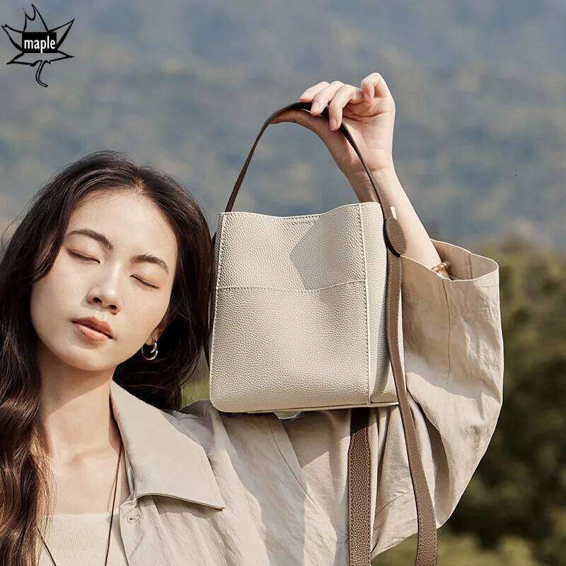 New Simple Light Weight Beige Color Lichi Pattern Cowhide Leather Commuter Bucket Tote Bag High Quality Women Handbag