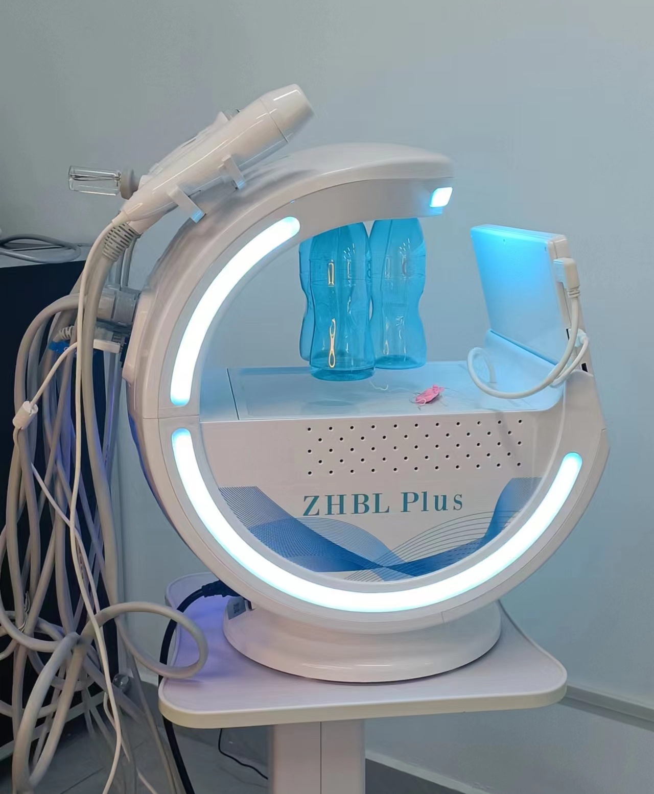 Smart Ice Blue Facial Treatment Machine Hydrofacial 7 in 1 Professional Portable Dermabrasion