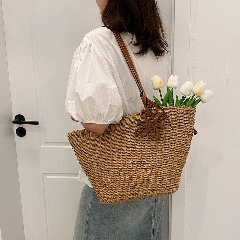 Hot Free shipping designer bags for womens Shoulder beige khaki Summer new shoulder bag fashion woven bag