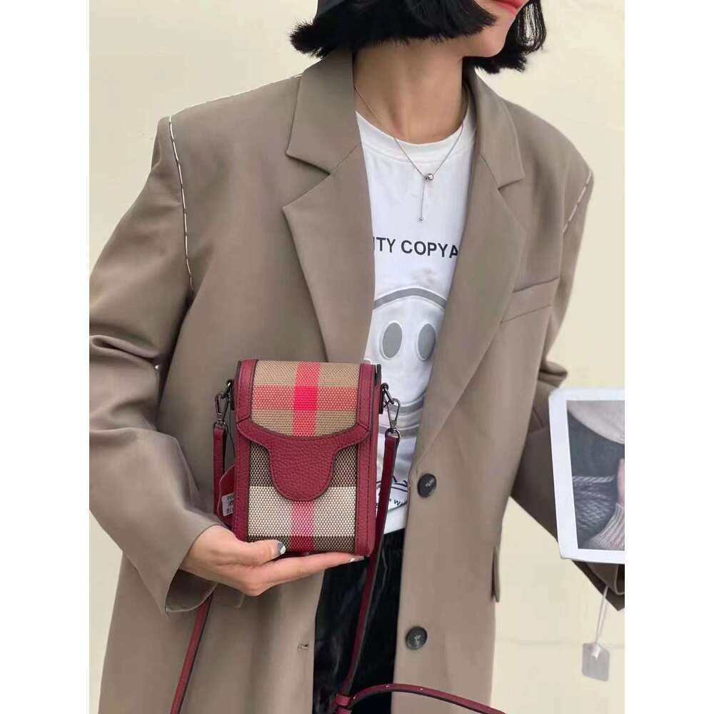 2025 Korean Style Small for Women Fashion Trend Simple Crossbody Phone Textured Internet Celebrity Plaid Shoulder Bag