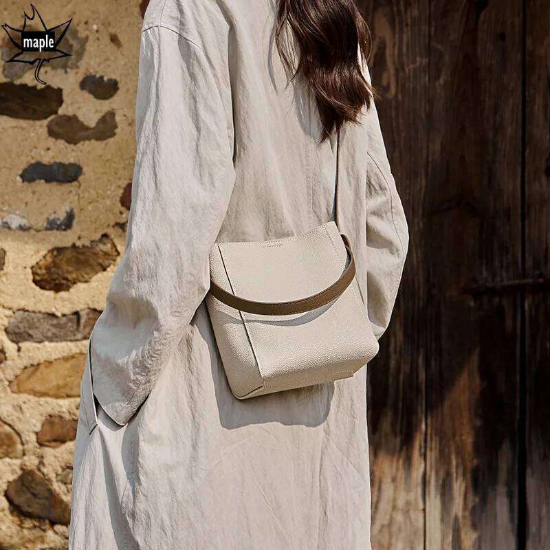 New Simple Light Weight Beige Color Lichi Pattern Cowhide Leather Commuter Bucket Tote Bag High Quality Women Handbag