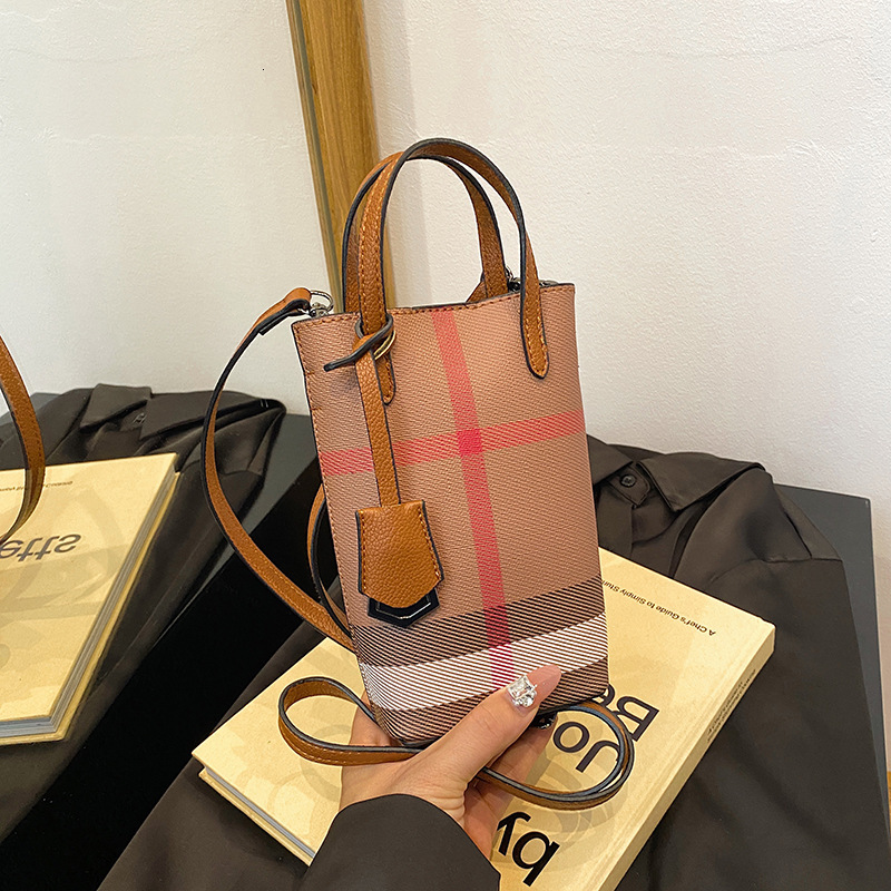 Free shipping designer Women Phone Bag 2025 New Lightweight Handbag Plaid Shoulder Bag Female Niche High-end Crossbody Bag Small Square Bag Trendy