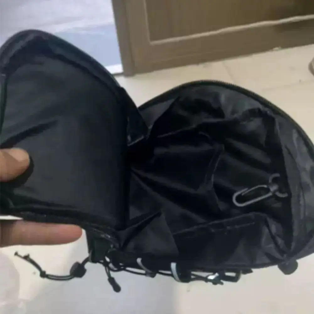 Magnetic fitness bag Durable Waterproof Fitness Bag - Magnetic Design with Two Powerful Magnets-3 Magnets