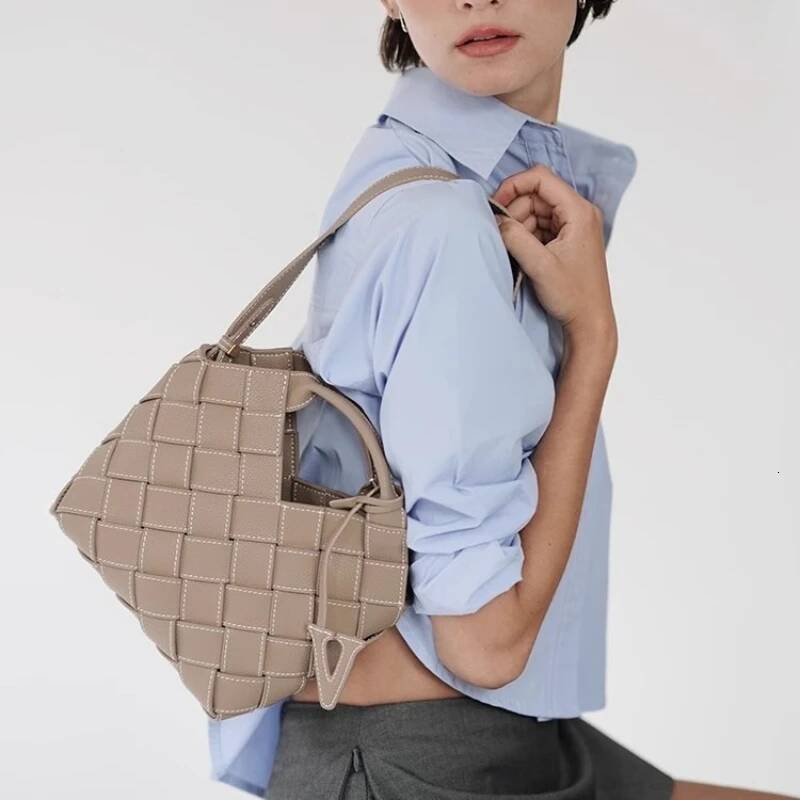VERAFIED Fashion Woven Genuine Leather Shoulder Bag Melard Cowhide Handbag