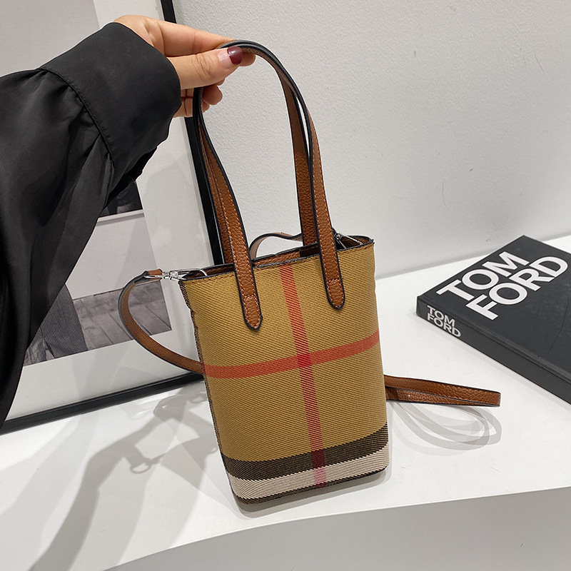 Free Shipping Designer Fashion Contrasting Women's Mini Handbag New High-end Temperament Single Shoulder Crossbody Bag Niche Bucket Bag Casual Ph