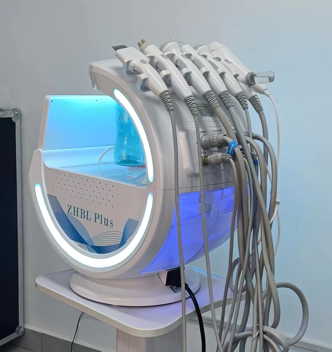 Smart Ice Blue Facial Treatment Machine Hydrofacial 7 in 1 Professional Portable Dermabrasion