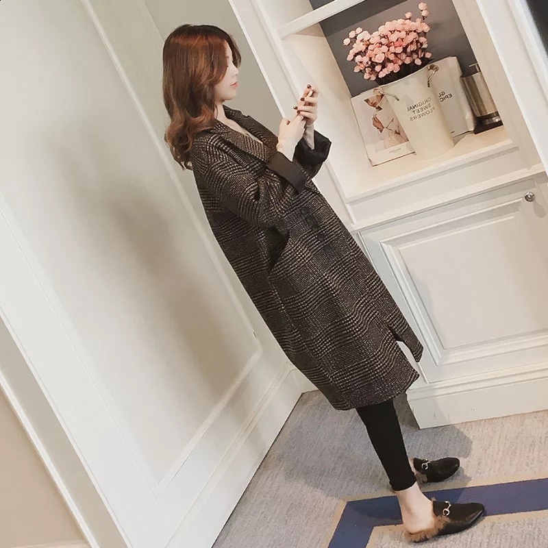 Women Oversize Long Wool Coat Plaid Loose Double Breasted Fashion Female Spring Autumn Outerwear Jackets Trench Coats WJ110 211118