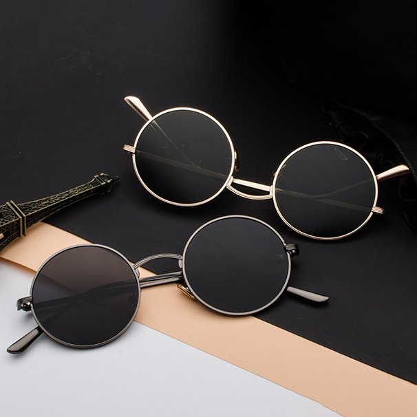 Retro-Styled Protective Sun Glasses Classic Circular Frames for Both Genders