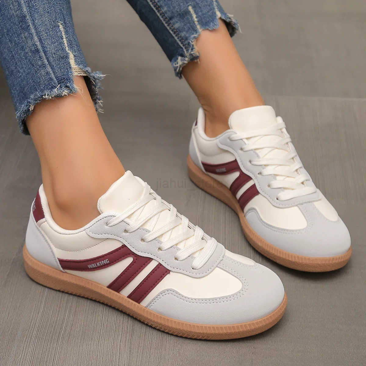 2025 Women Sneakers Spring New Luxury Flat Loafers Comfortable Slip on Soft Female Sneakers Lightweight Outdoor Shoes for Women M250818