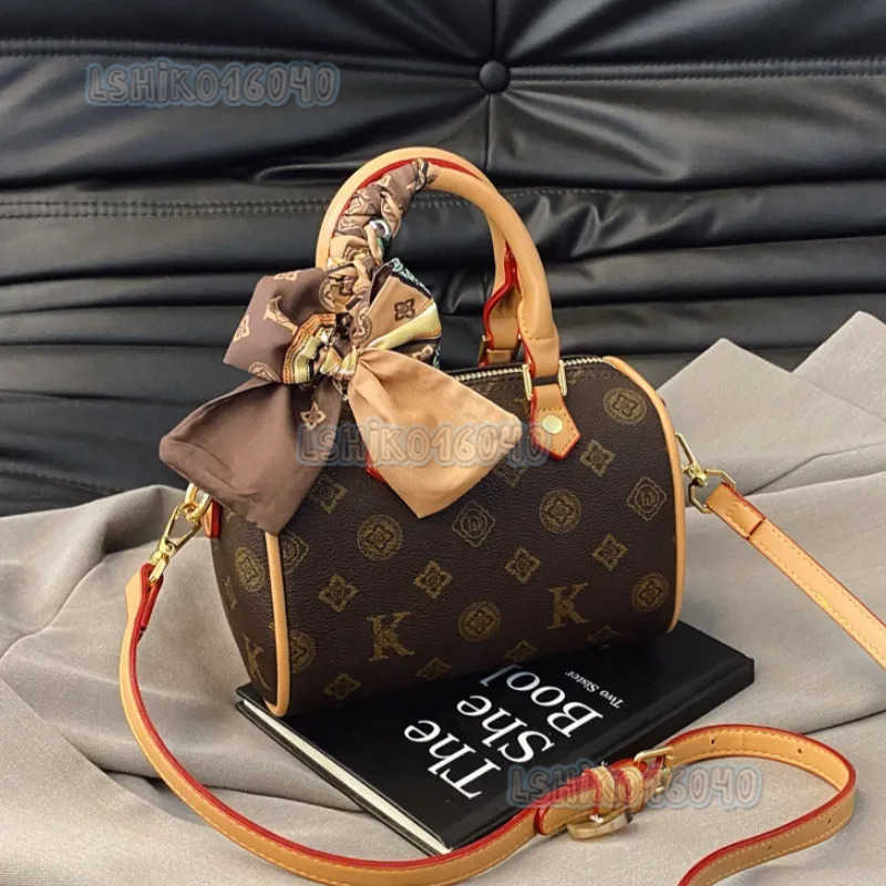 Designer Bags Fashion Shoulder Crossbody 2025 Colorful Printed Boston Ladies Pillow Bag Multifunctional Handbag H250818