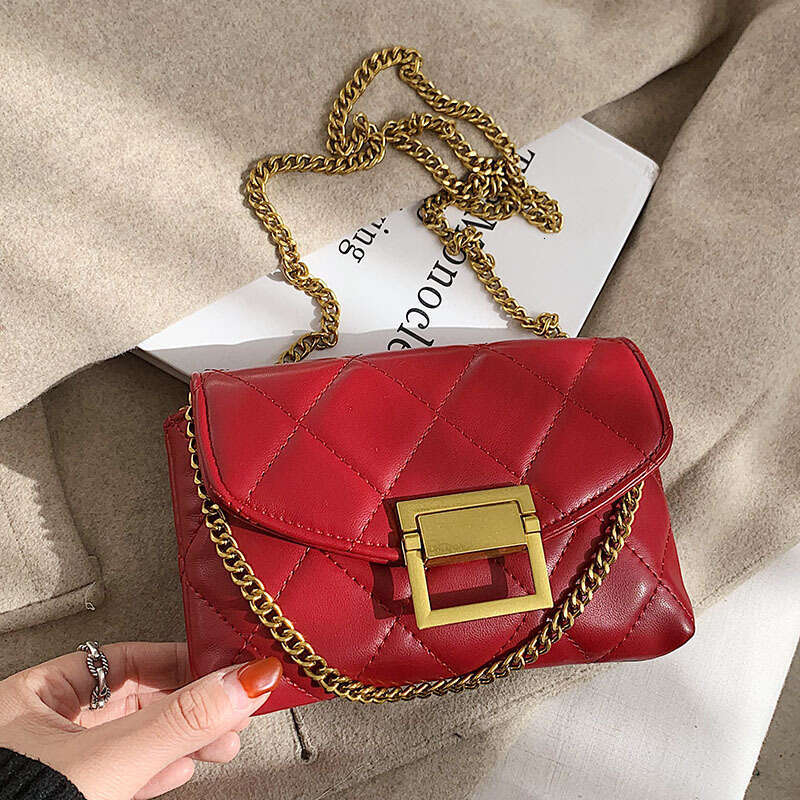 Minimalist Fashion Bags Diamond Chain Designer for Women New 2025 Summer Niche Casual Small Square Versatile Crossbody Bag