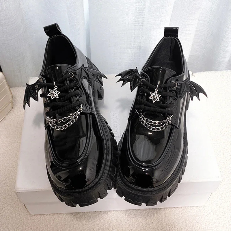 Metal Chain Platform Lolita Gothic Shoes Woman Spring College Style Patent Leather Pumps Women Japan School Uniform Shoes 250815