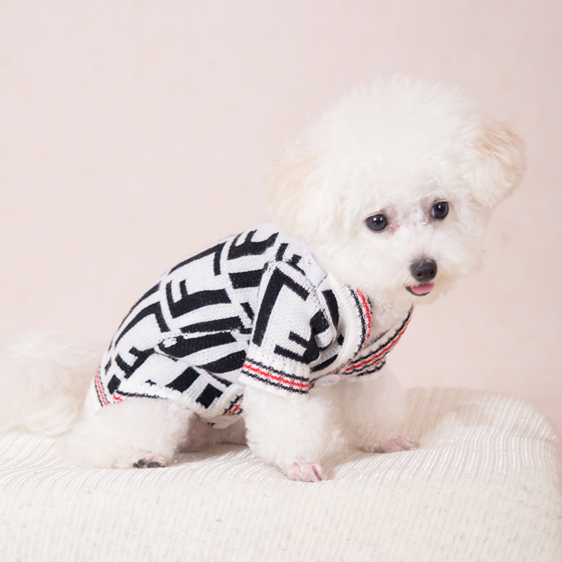 Pet Clothes Warm Winter Medium Small Dog Knitted Sweater Luxury Designer Cardigan Jewelry Decoration Kitten Puppy Coat Poodle