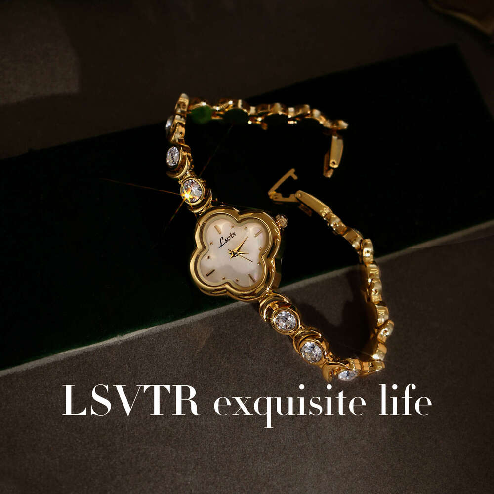 Designer New TikTok Live Hot-Selling Four-Leaf Clover French Vintage Style Full Diamond-Encrusted Bracelet Watch for Women