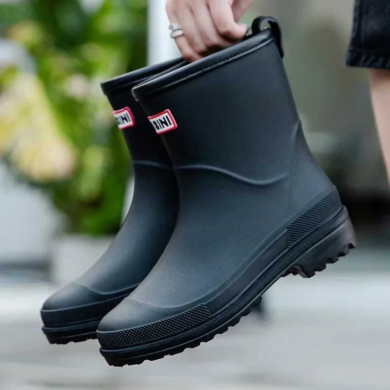 Rain Shoes for Women Fi Mid Calf Rubber Boot Waterproof Work Garden Shoes for Women N Slip Wading Shoe Botas Lluvia Mujer XJ250818