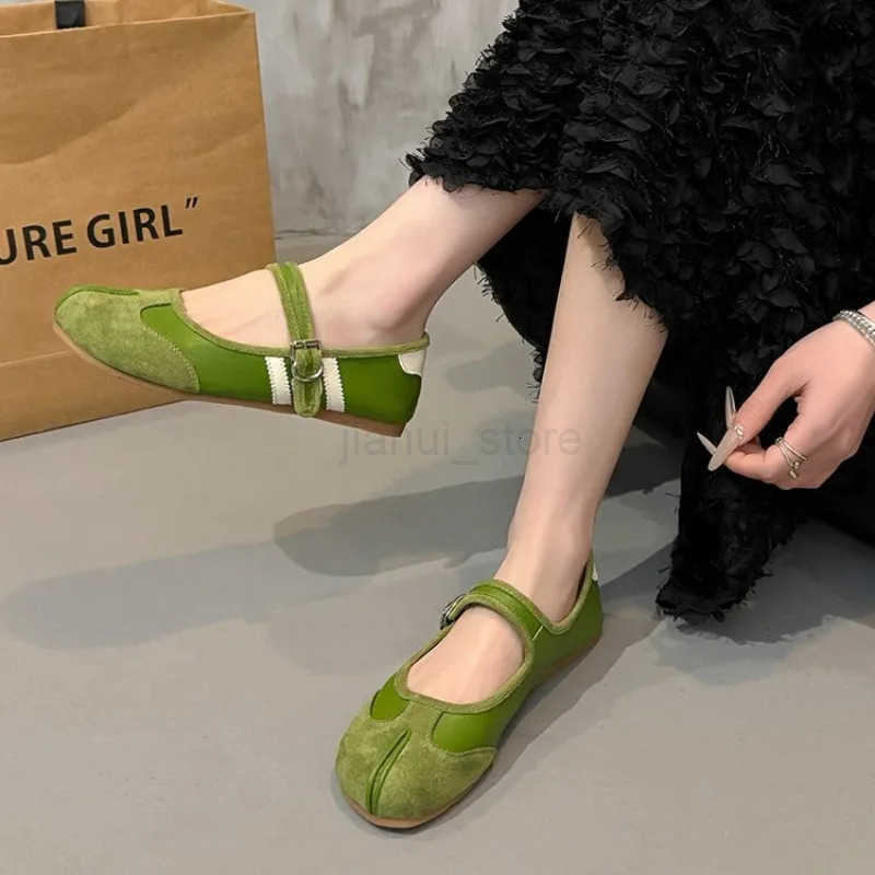2025 Trend Women Marie Janes Shoes Flat Sandals Women Sport Sneakers Summer Loafers Casual Shoes Comfort Soft Leather Sneakers M250818