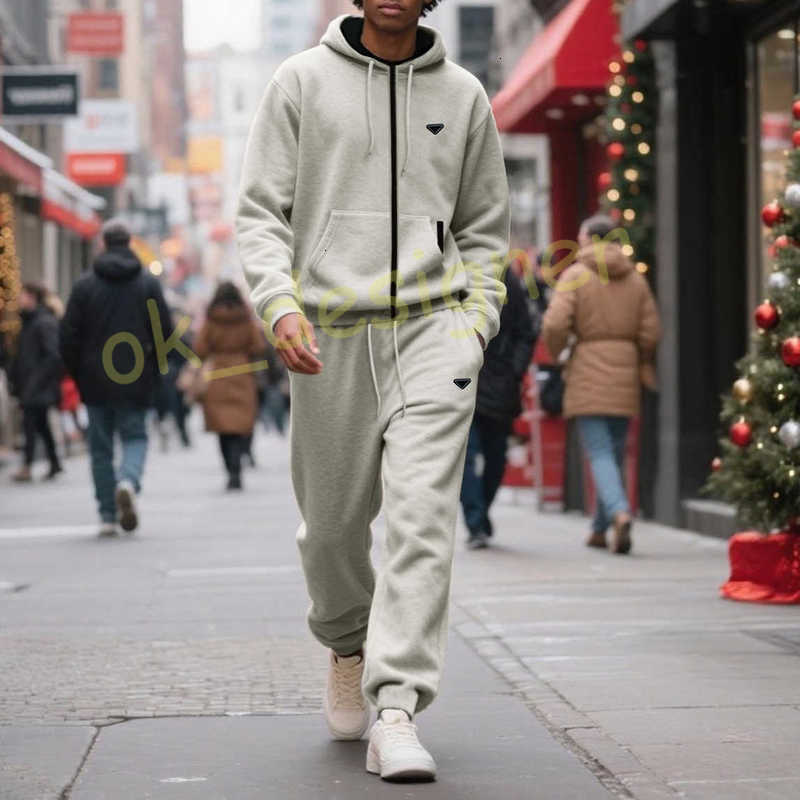 Designer Men's Tracksuits Men's Casual Suit Hooded Sweatshirt Fleece Jacket Jogger Pants Simple Solid Color Sports Style Two-Piece Set