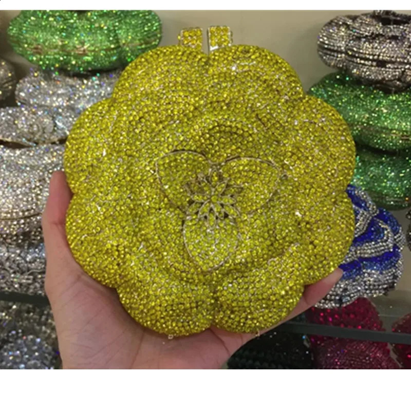 Women y Rose Water Diamond Bags Lady Crystal Evening Metal Minaudiere Black Rhinestone Handbag Wedding Party Purse 250815