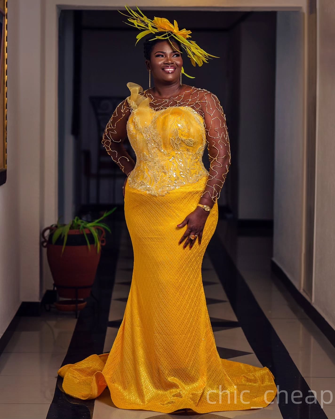 2025 Plus Size Yellow Mermaid Mother Of Bride Dresses Beaded Lace Full Sleeves Evening Party Mama's Dress Vintage Birthday Wedding Guest Groom Mo