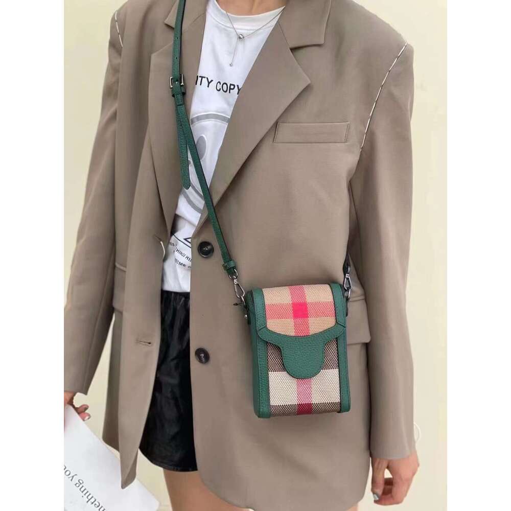 2025 Korean Style Small for Women Fashion Trend Simple Crossbody Phone Textured Internet Celebrity Plaid Shoulder Bag