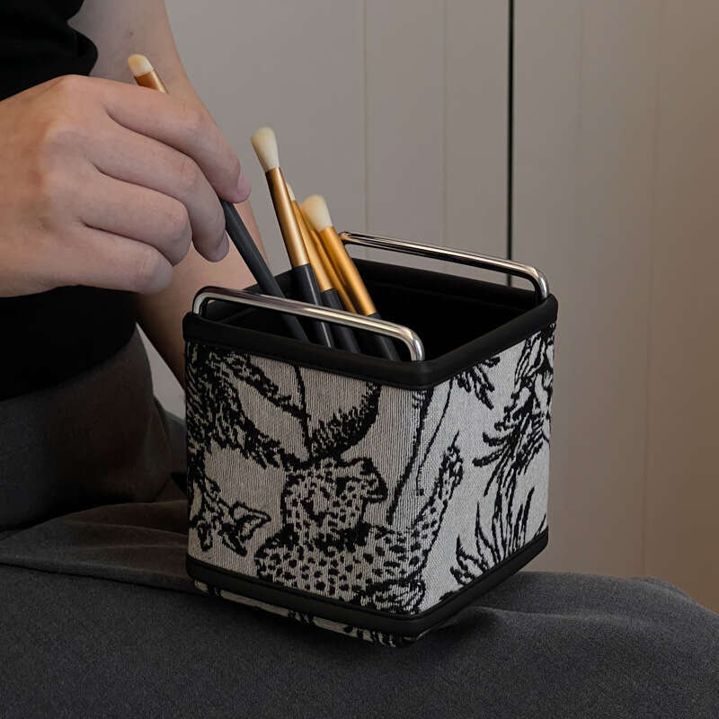 New French Style Desktop Leather High-End Light Makeup Brush Remote Control Pen Holder Stationery Miscellaneous Storage Box
