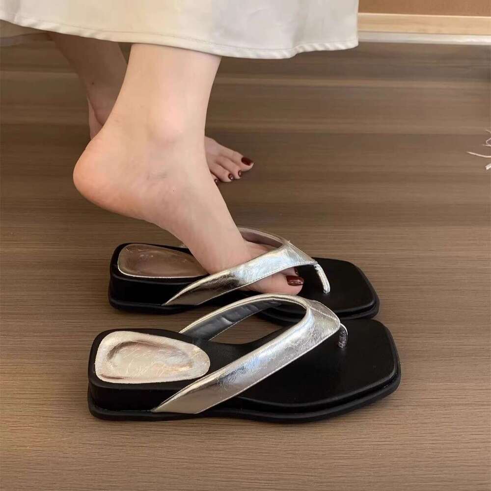 Silver Women's Summer Outdoor Slippers New Soft Thick Sole Flip-Flops French Style Stunning Toe Post Sandals Vacation Beach Shoes