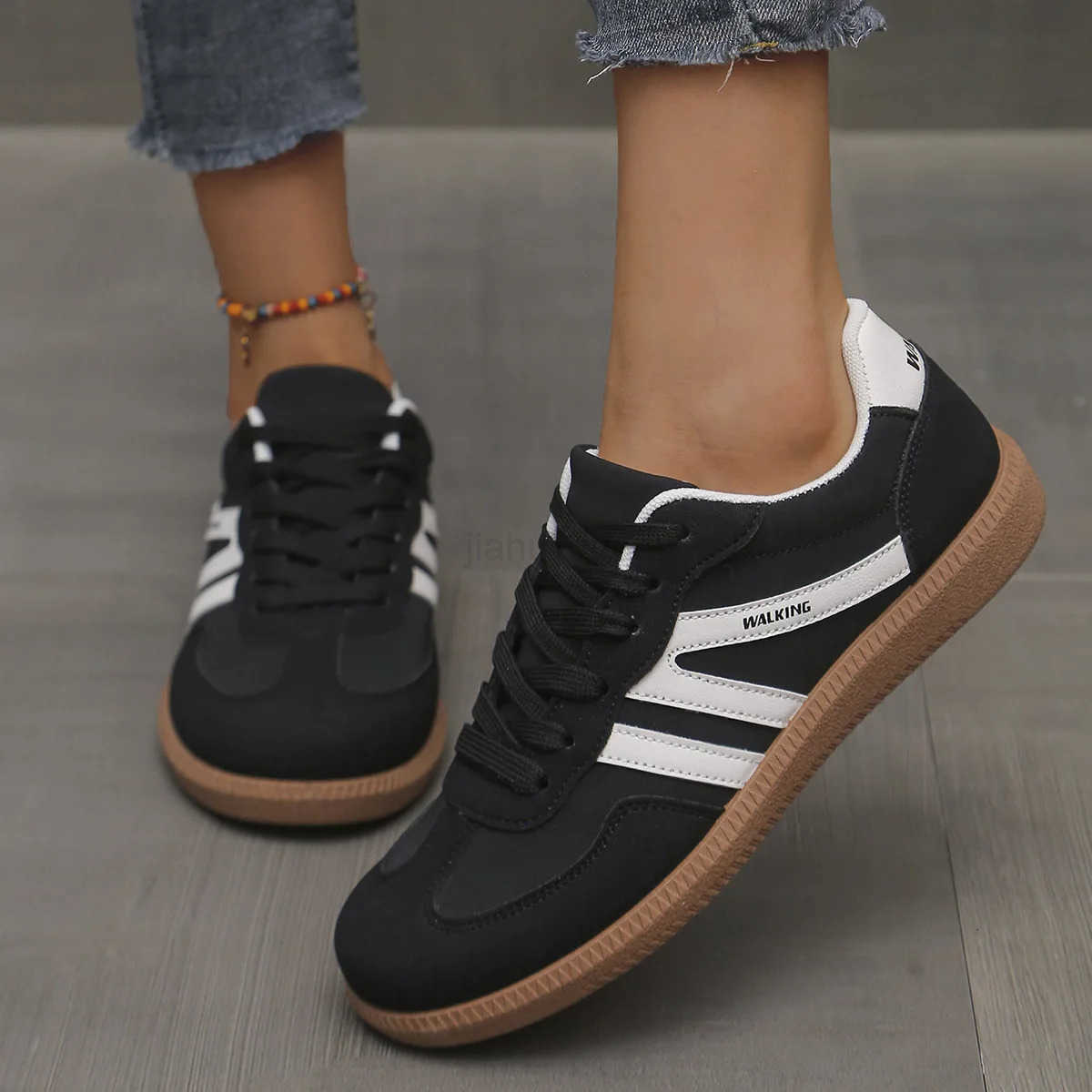 2025 Women Sneakers Spring New Luxury Flat Loafers Comfortable Slip on Soft Female Sneakers Lightweight Outdoor Shoes for Women M250818