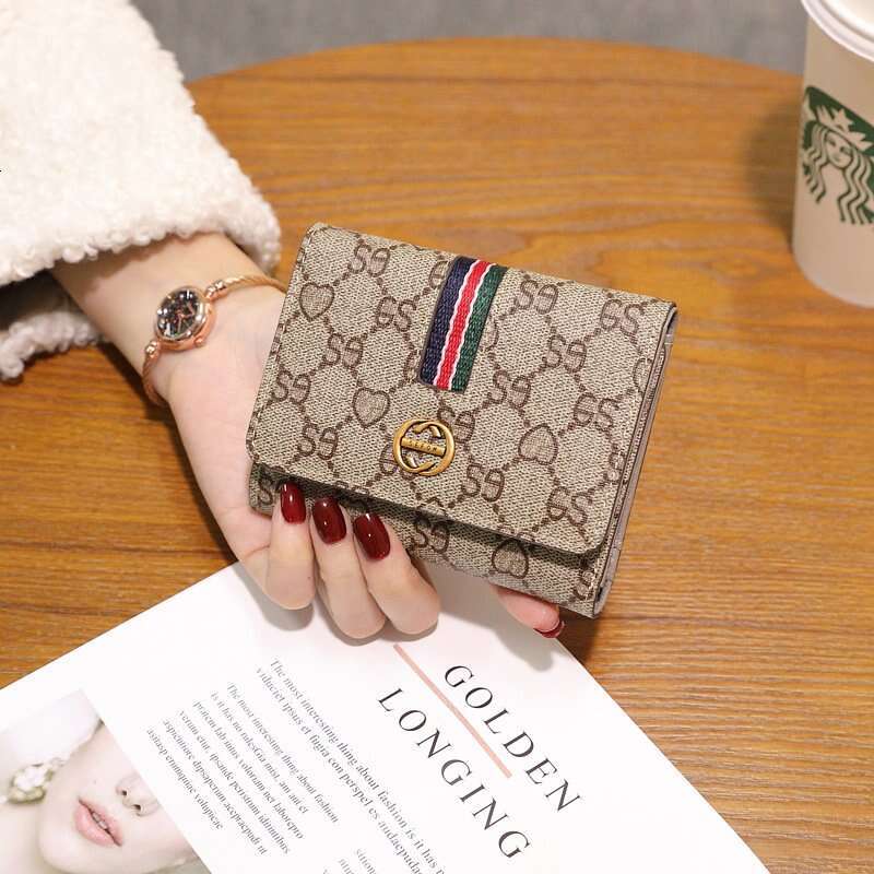 Women's Short 2025 New Compact Thin Wallet Versatile Elegant Foldable Large Capacity Card Holder Simple Coin Purse