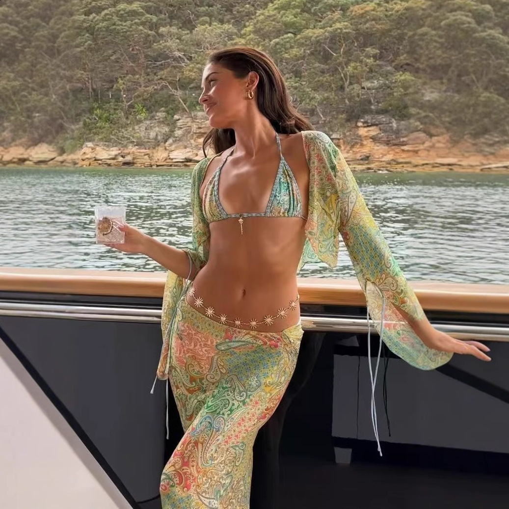 GY260442025New Halter Neck Printed Tie Two-Piece Swimsuit Women Sexy Bikini Beach Cover-Up 250319