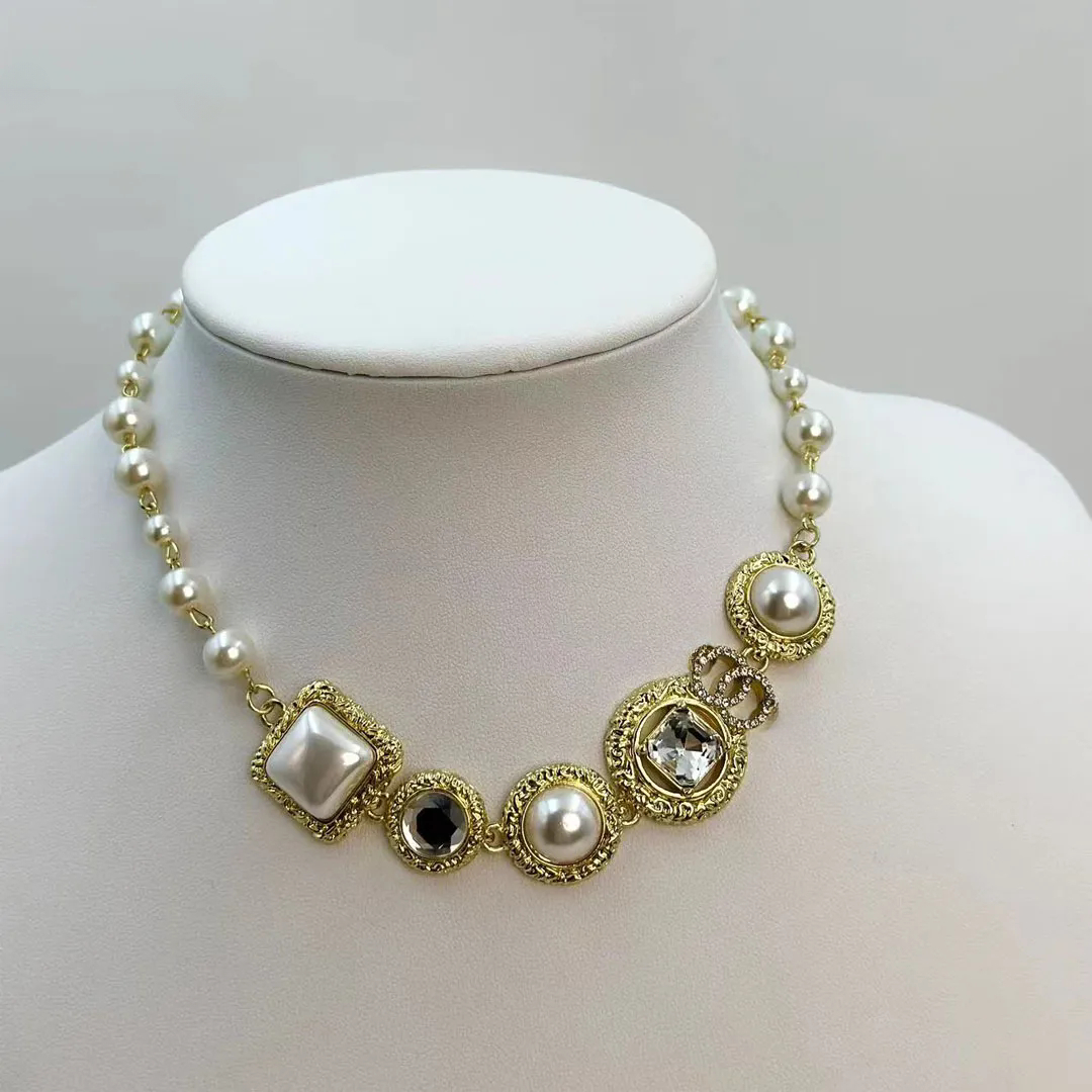 Pendant Necklaces Designer Necklaces Brand Vintage Pendant necklace Chain Women Classic Clavicle Chain Choker Women Jewelry Accessories