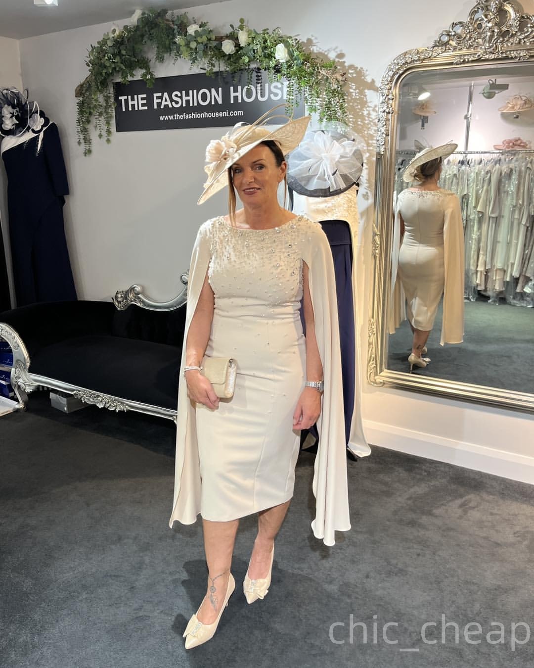 2025 Plus Size Ivory Mermaid Mother Of Bride Dresses Beaded Crystals Satin Tea Length Evening Party Mama's Dress Vintage Birthday Wedding Guest G