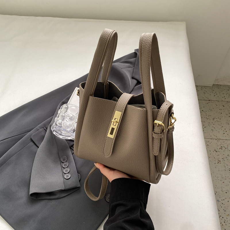 Designer Luxury Bag Bag 2025 New Korean Trend Niche Handheld Basket Bag For Women Autumn Winter Fashion Retro Bucket Bag High-end Crossbody Bag